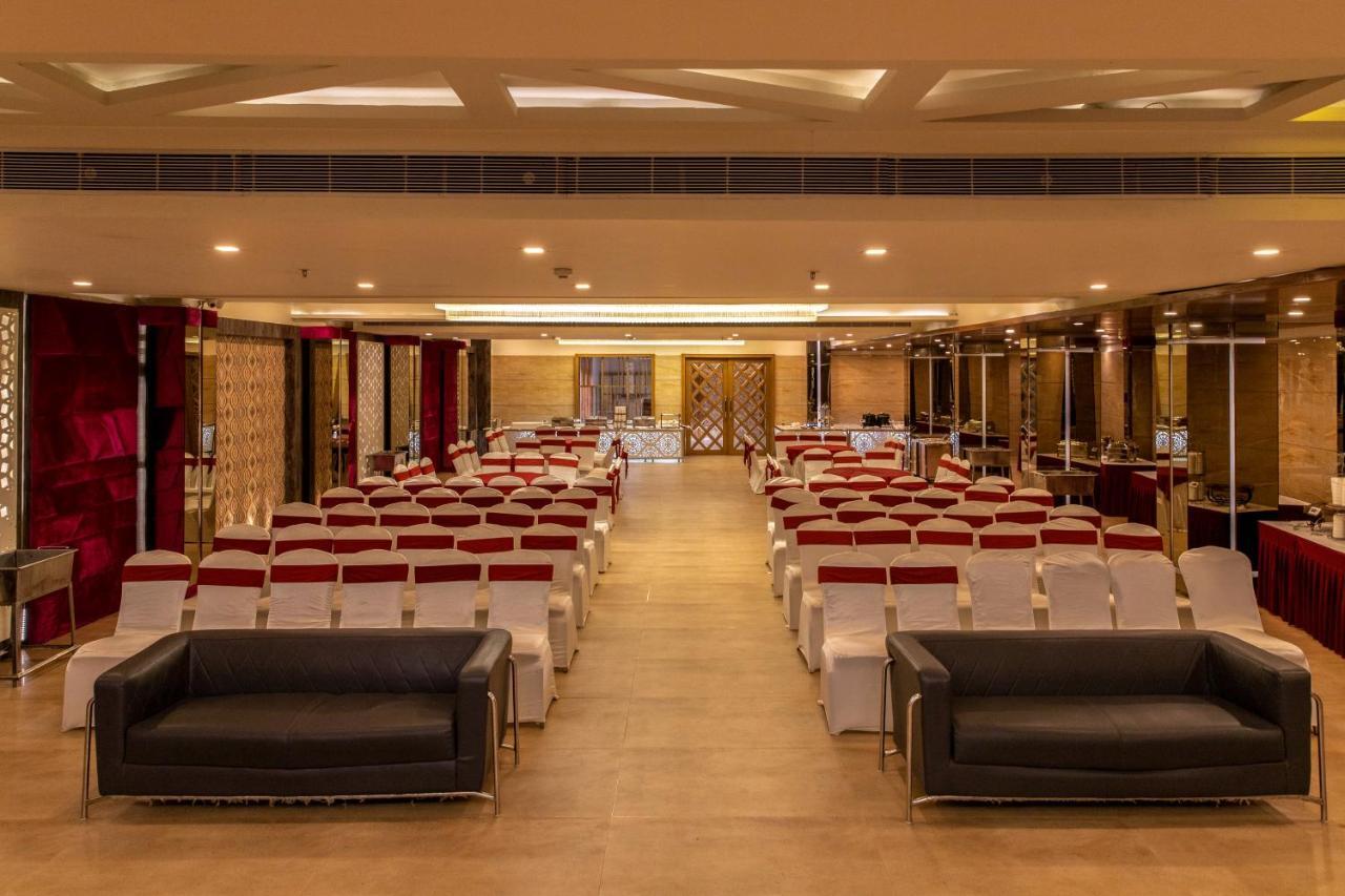 Dng The Grand Hotel カーンプル エクステリア 写真
